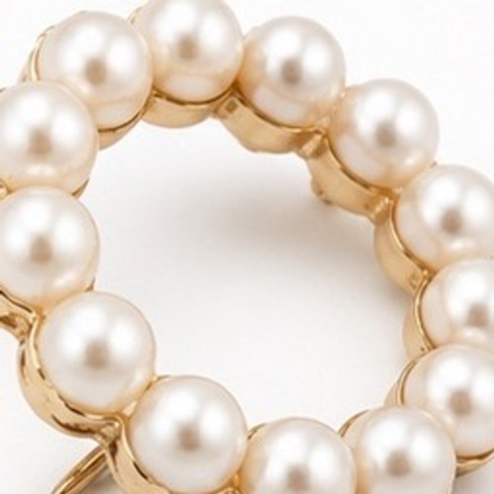 Gold Tone Faux Pearl Wreath Circle Brooch Pin Elegant Classic sophisticated - Picture 8 of 8